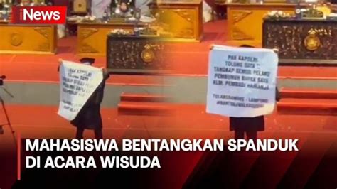 Bentangkan Spanduk Di Acara Wisuda Mahasiswa Ini Minta Tolong Kapolri