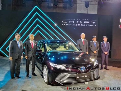 Tkm Receives 400 Bookings For The 2019 Toyota Camry Hybrid