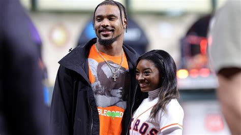 Simone Biles breaks news of husband Jonathan Owens signing with Packers ...