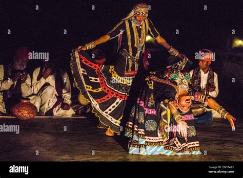 Ghoomar dance, musicians and dancers in the Thar desert, Thar desert ...