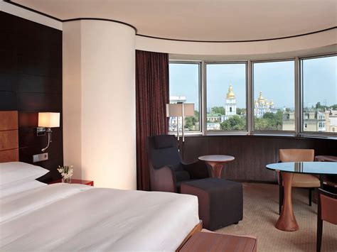 Spacious rooms and suites with scenic Kiev city views | Hyatt Regency Kyiv