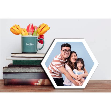 Jual CETAK FOTO UK HEXAGONAL Dengan List Hitam Putih MEDIA PAPAN