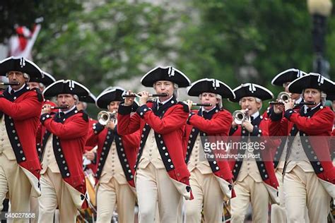 Us Army Old Guard Fife And Drum Corps Photos And Premium High Res