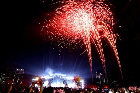 Special Fireworks Display To Open Ha Tinh Beach Tourism Vietnam Vn