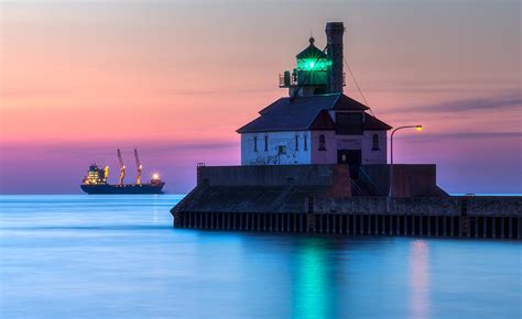 Duluth South Pier Light Photograph by Matt Hammerstein - Pixels