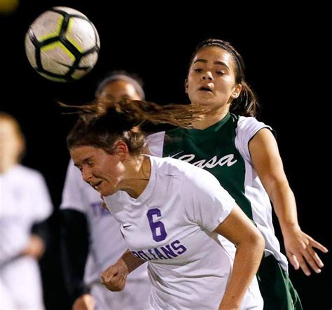 Crysdale A Leader Of Under Rated Petaluma Girls Soccer Team