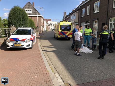 Fietser Botst Tegen Autodeur