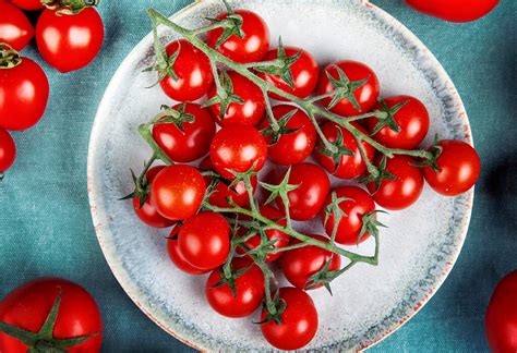 Large Red Cherry Tomato - Farm Fresh Selects