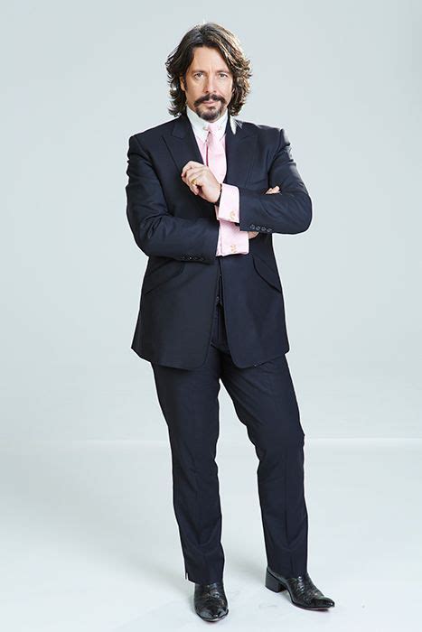 Laurence Llewelyn-Bowen tells HELLO! Online his top 5 tips for sprucing ...