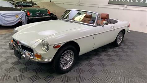 1974 Mgb Roadster Glacier White With Autumn Leaf Trim Youtube