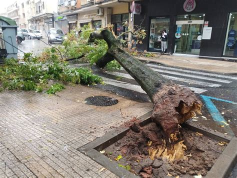 Temporal De Viento Y Lluvia En Extremadura Hoy