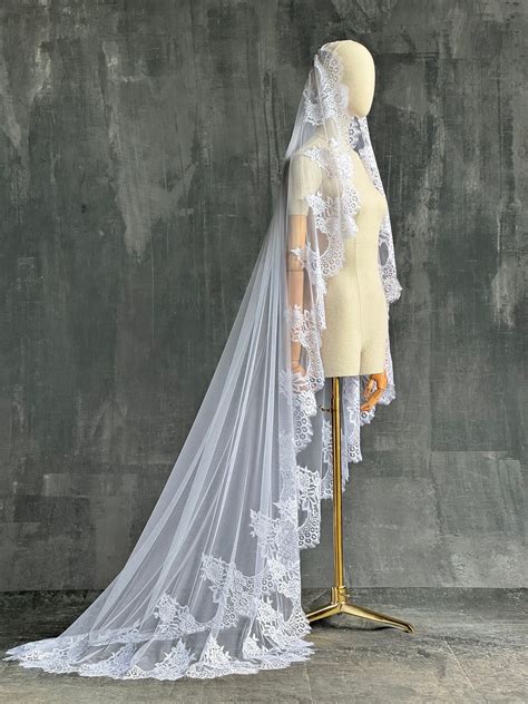 wedding veil mantilla 3