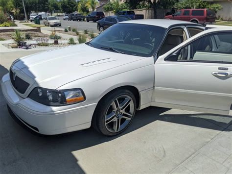 For Sale 2003 Town Car With A Cobra Supercharged V8 Engineswapdepot