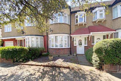 Homes For Sale In Victoria Road Ruislip Manor Ruislip Ha4 Buy