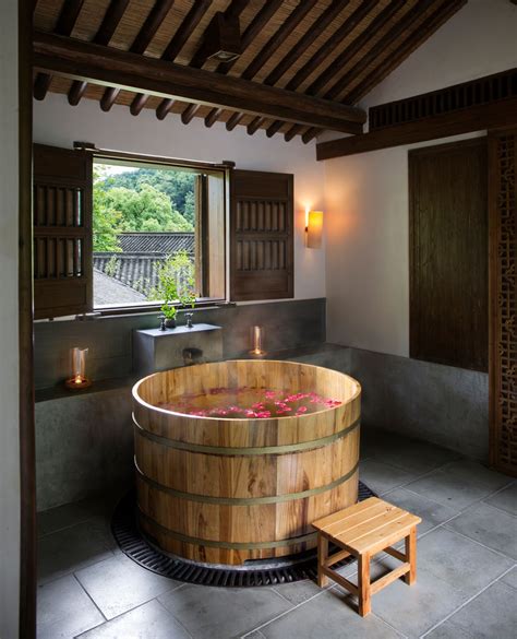 Japanese Wooden Soaking Tub For Ultimate Relaxation