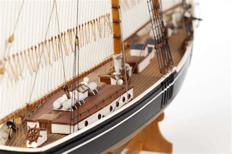 Billing Boats Bluenose Ii Wooden Hull Scale