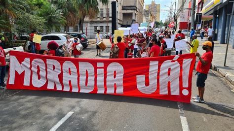 V Deo Moradores De Ocupa O E Integrantes Do Mtst Protestam Em S O