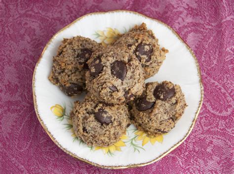 Gluten Free Almond Chocolate Chip Cookies | Wishes and Dishes