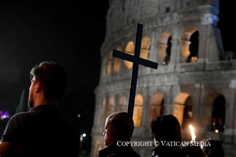 Vendredi Saint Passion du Seigneur Chemin de Croix Activités du