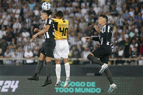 Botafogo vira na marra sobre o Guaraní e leva vantagem para voltaJogada