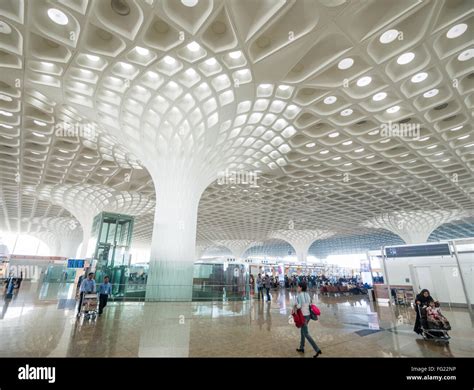 Departure hall inside Terminal 2 at Chhatrapati Shivaji airport in ...