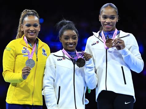 Rebeca Andrade é prata e Simone Biles fatura o hexa no Mundial SP