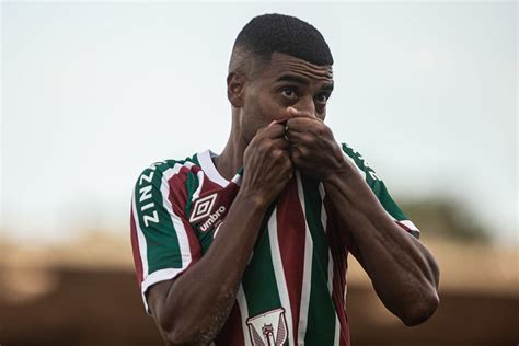 Ap S Deixar O Fluminense Alan Acerta Novo Clube Fluminense