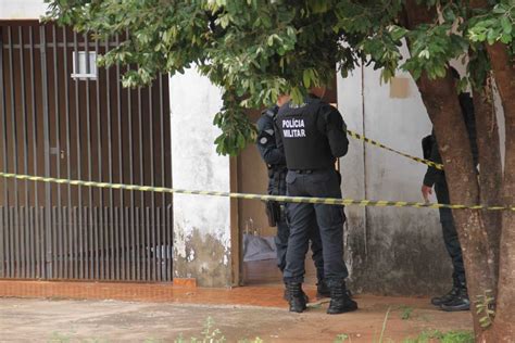 Homem Assassinado A Tiros Em Briga Familiar No Alves Pereira V Deo