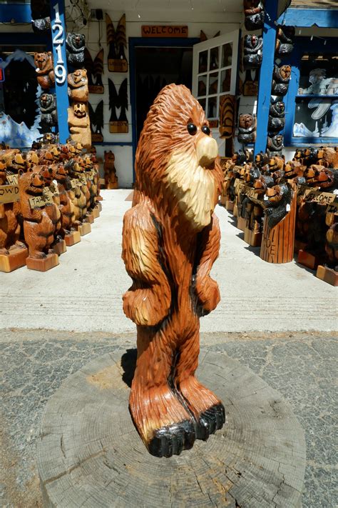 Sasquatch Carving chainsaw art — The Bear's Den