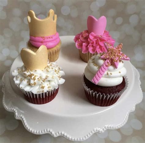 How to Bake and Decorate Cute Cupcakes - Frosting and Fettuccine