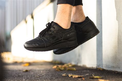 Asics Gel Lyte III Triple Black Cool Sneakers