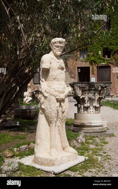 Antike Statue Im Garten Von Teatro Olimpico In Vicenza Italien