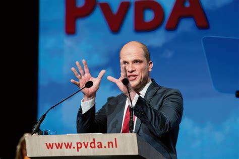 Samsom Vs Asscher De Pvda Ziet Een Strijd Wel Zitten Nrc