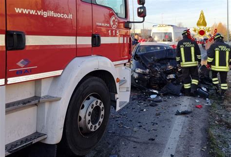 Grave Incidente Frontale Questa Mattina A Reggio Emilia Feriti Due