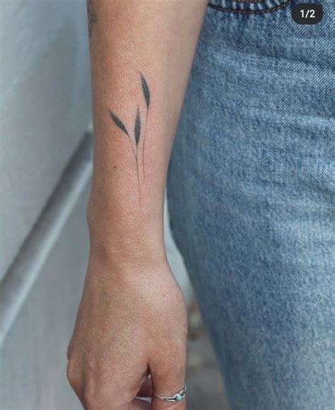 Pin By Mari Rangell On Raminhos Simplistic Tattoos Elegant Tattoos