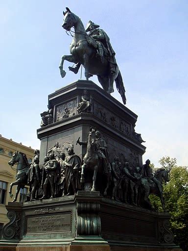 Datei Friedrich II Reiterdenkmal Berlin 2009 Png PotsdamWiki