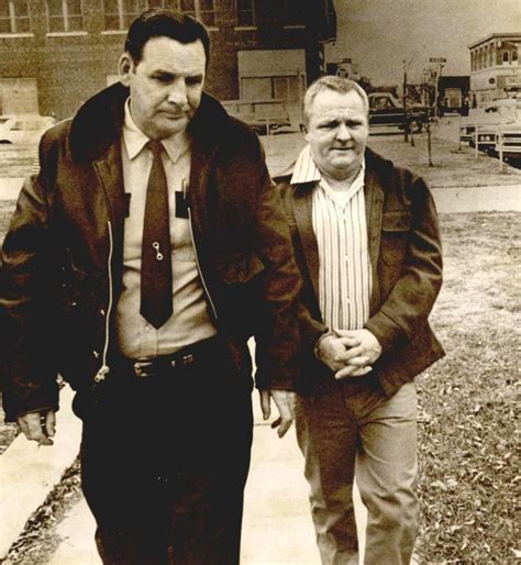 In 1976, an Oklahoma prison escape and manhunt made headlines