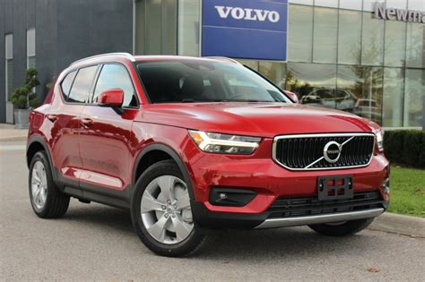 New 2020 Volvo XC40 T5 AWD MOMENTUM 49910 0 Newmarket Volvo