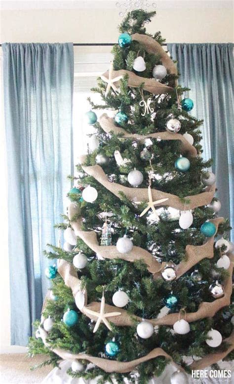 30 Brilliant Coastal Chic Christmas Tree Decorating Ideas