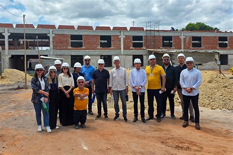 conselheiros  sesi senai ceara visitam obras da escola sesi de