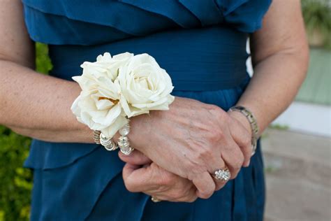 Wrist Corsage Mother Of The Bride Atelier Yuwa Ciao Jp