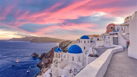 Honeymooners Should Look Into These Alternatives To Oia Santorini