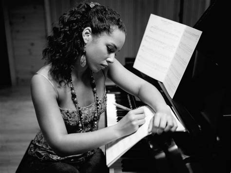 Alicia Keys Wallpaper Piano