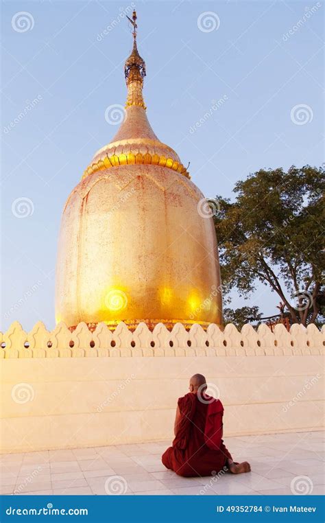 Burmese monk praying editorial stock image. Image of asia - 49352784