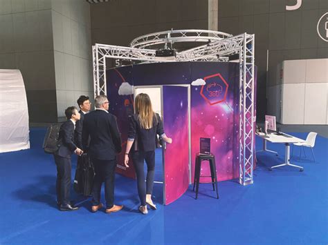 Transform Your Trade Show Experience Immersive Circular Room