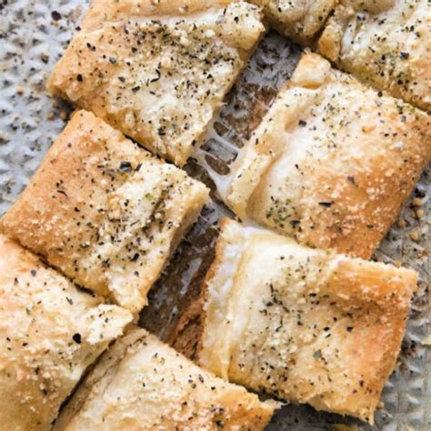 Stuffed Cheesy Bread Recipe (& VIDEO!) - Easy Cheesy Bread