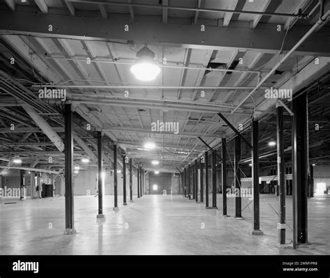 Industrial area - vintage building - Warehouse - INTERIOR CENTRAL BAY ...