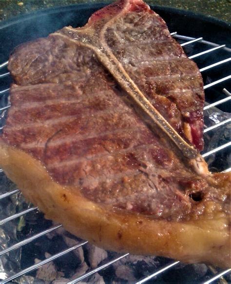 STEAK AND CHIPS - SIMBOOKER RECIPES>COOK PHOTOGRAPH WRITE EAT