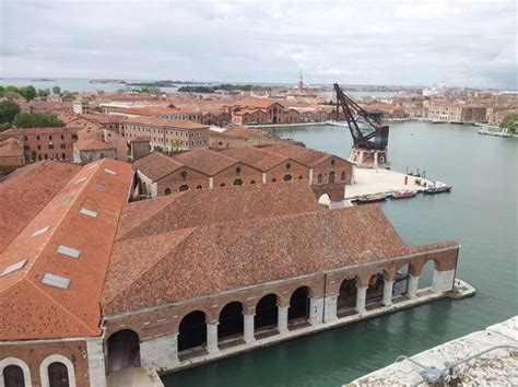 Bienal de Veneza adia exposições de arquitetura e arte para 2021 e 2022