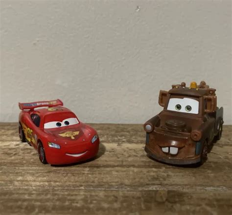 Disney Pixar Cars Piston Cup Lightning Mcqueen Race Team Mater